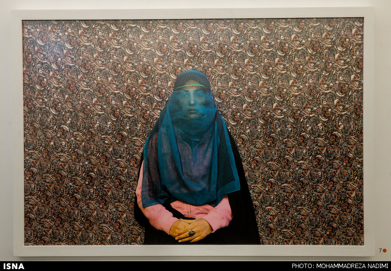 گزارش تصویری نمایشگاه عکس‌های ابراهیم نوروزی با عنوان "به وقت اندوه" در گالری راه ابریشم پارک لاله