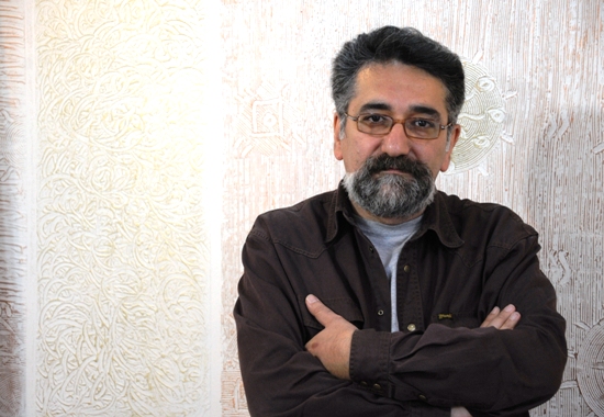 کوروش پارسانژاد: پوستر باید در فضای شهر دیده شود / تا سفارش‌دهنده نباشد پوستری هم وجود ندارد