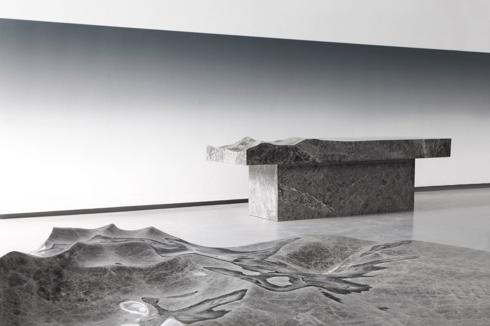 اقیانوسی از مبلمان های مرمری در مجموعه "خاطرات اقیانوس"
