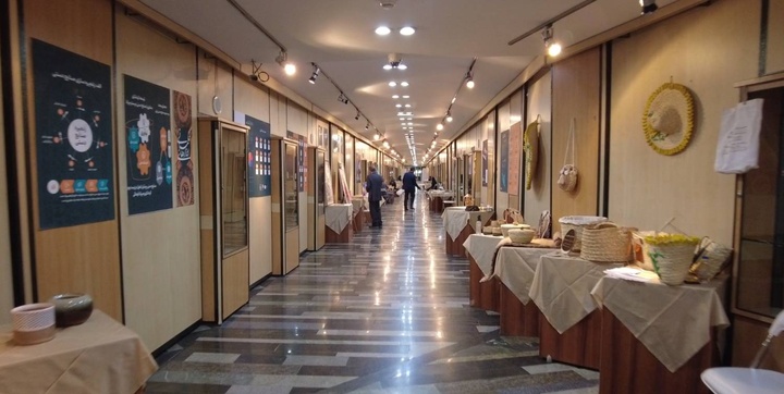 برپایی نمایشگاه صنایع‌دستی در راهروی اصلی مجلس شورای اسلامی